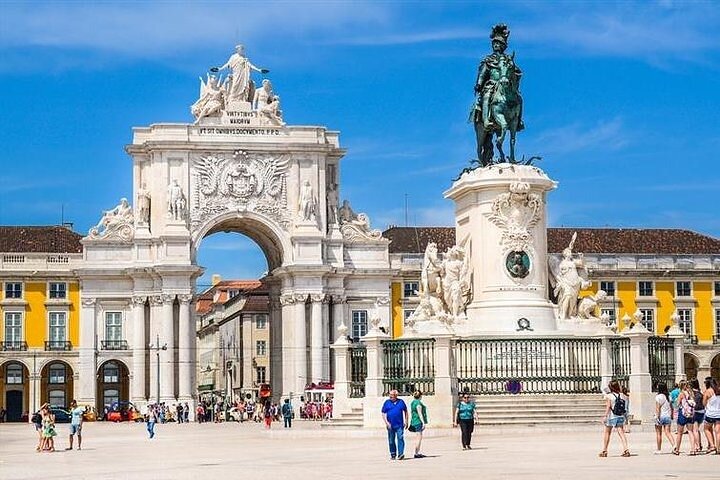 Madrid to Lisbon up to 2 stops in Toledo and Merida