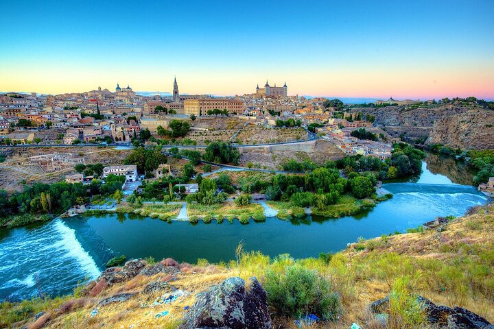 Madrid to Lisbon up to 2 stops in Toledo and Merida