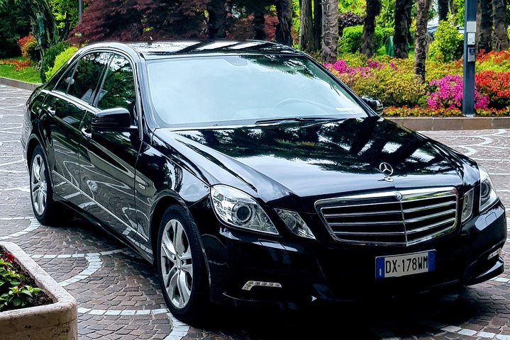 Malaga Airport (AGP) to Malaga - Round-Trip Private Transfer