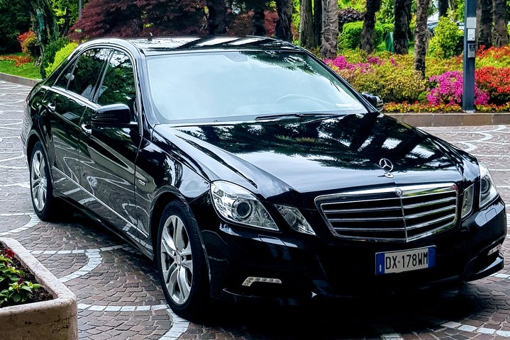 Mallorca Airport (PMI) to Palma Nova- Round-Trip Private Transfer