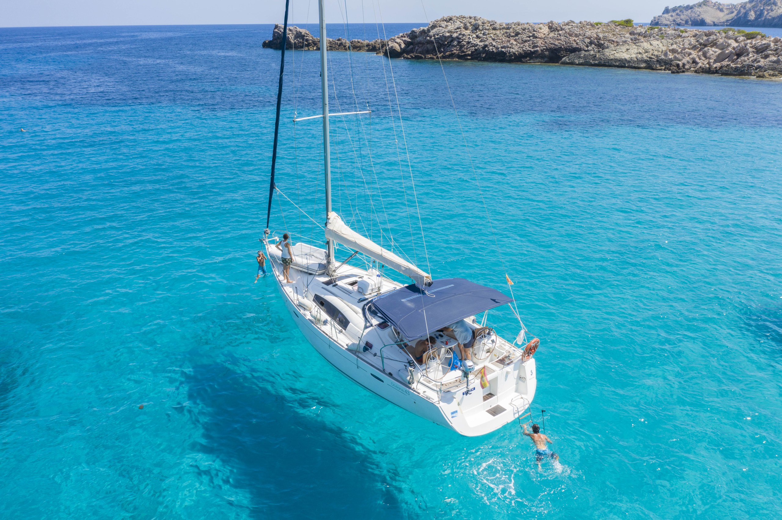 Refreshing Private Sailing Tour in Barcelona (max 11 persons)