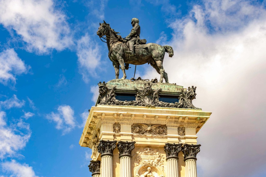 Retiro Park Walking Tour with Audio Guide App