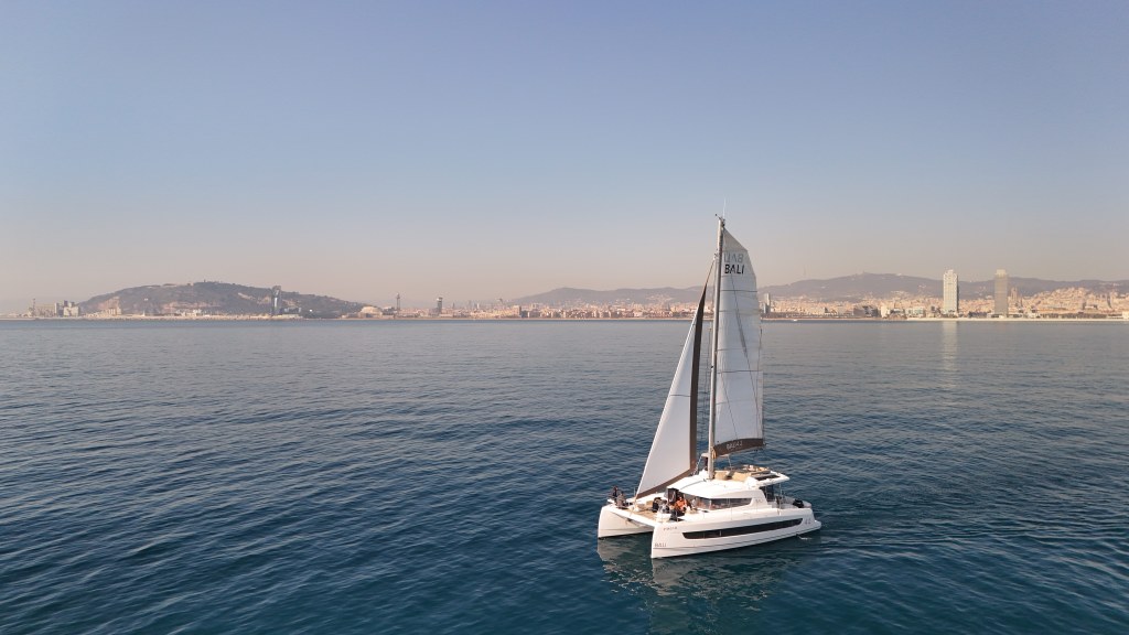 SERENA (BALI 4.1) - Private catamaran rental