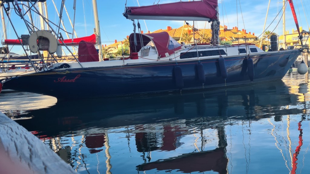 Sotogrande Private Boat Charter for Groups of 8 – Experience the Sea