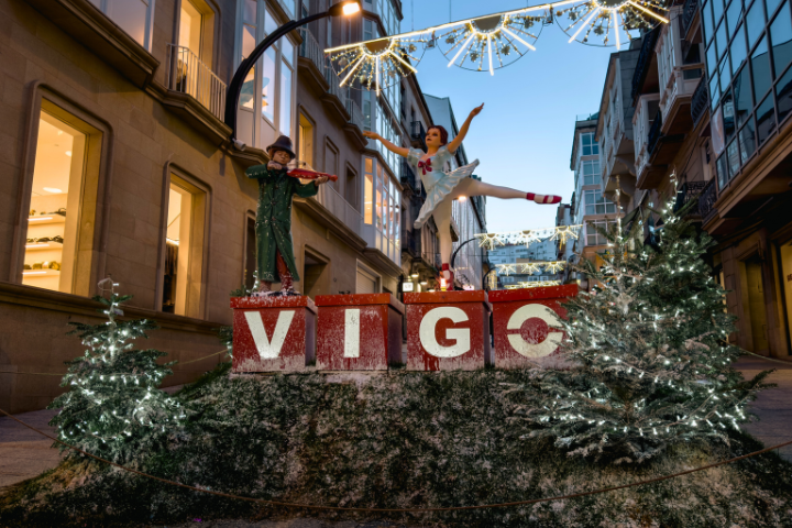 Vigo Christmas Lights Self Guided Walking Tour with an APP