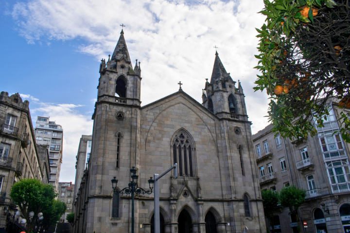 Vigo Christmas Lights Self Guided Walking Tour with an APP